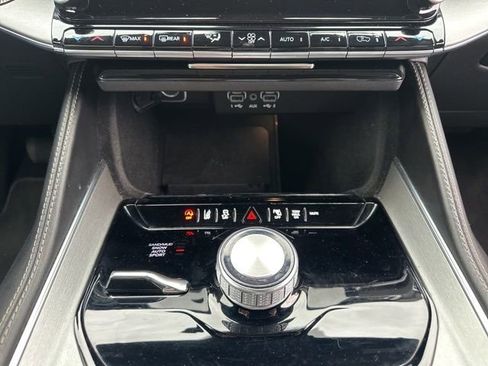 Certified 2024 Jeep Wagoneer Series II image 62