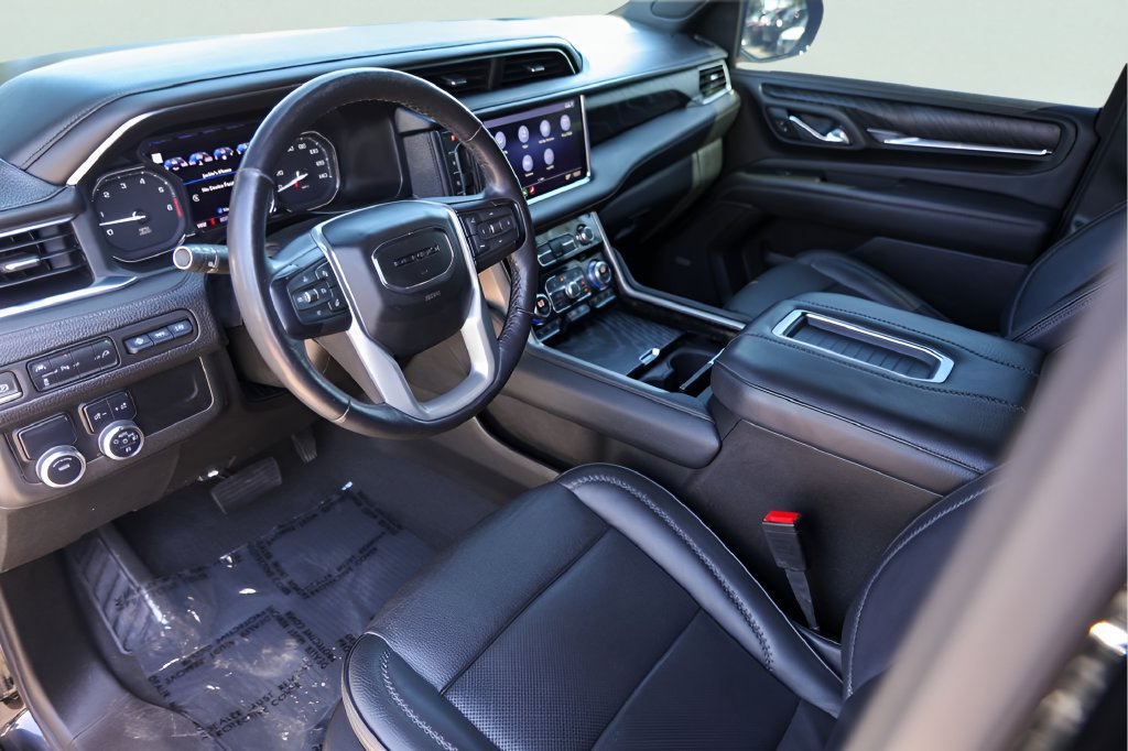 Used 2021 GMC Yukon Denali RWD image 12
