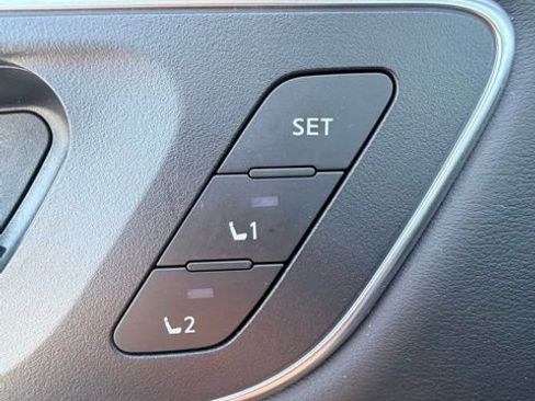 Used 2022 Nissan Rogue Platinum w/ Head-Up Display Package image 23