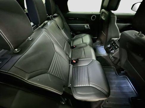 Used 2025 Land Rover Discovery S AWD/4WD image 28