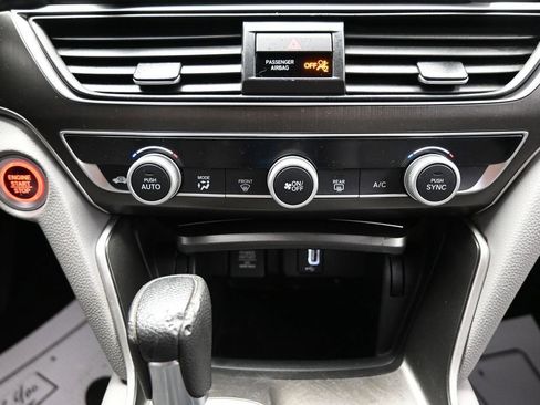 Used 2018 Honda Accord LX image 17