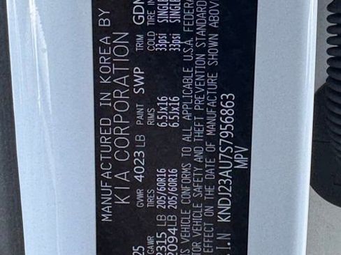 Certified 2025 Kia Soul LX image 17