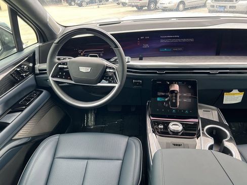 New 2026 Cadillac Escalade IQ Luxury 2 AWD/4WD image 11