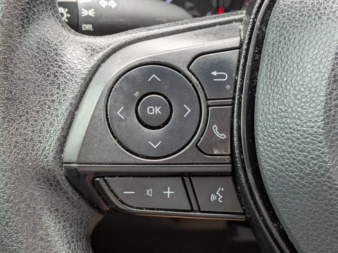 Used 2022 Toyota RAV4 LE FWD image 23