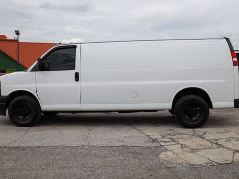 Used 2022 Chevrolet Express 2500 Extended RWD image 4