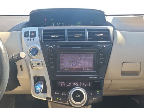 Used 2014 Toyota Prius V Three image 14