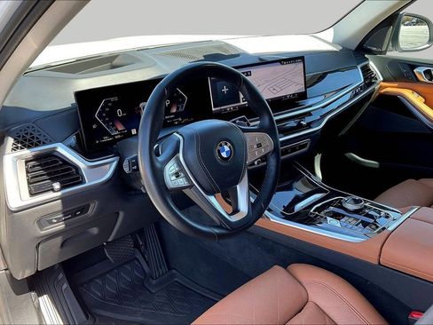 Used 2024 BMW X7 xDrive40i w/ Premium Package AWD/4WD image 17