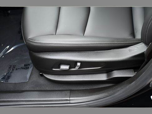 Used 2024 Cadillac XT6 Luxury w/ LPO, Floor Liner Package AWD/4WD image 34