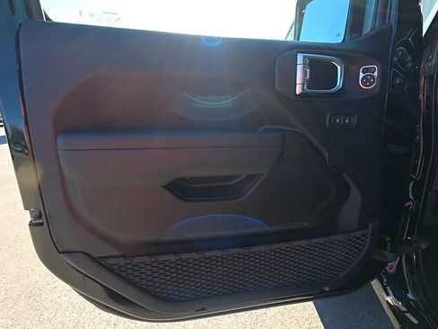 New 2026 Jeep Gladiator Sport image 15