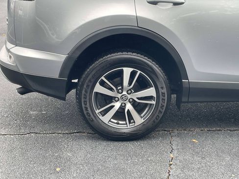 Used 2018 Toyota RAV4 XLE w/ Plus Extra Value Package AWD/4WD image 7