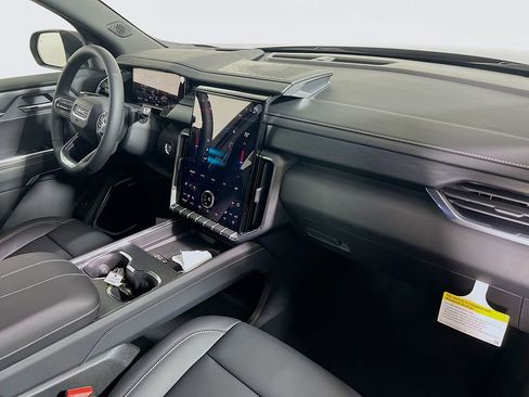 New 2026 GMC Acadia Elevation w/ Elevation Premium Package AWD/4WD image 22