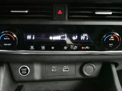 Used 2023 Nissan Rogue SV image 26