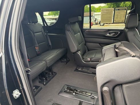 Used 2023 Chevrolet Suburban LT AWD/4WD image 26