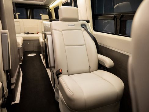 Used 2021 Mercedes-Benz Sprinter 3500 image 67