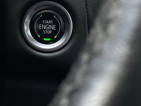 Used 2022 Chevrolet Tahoe Z71 image 16