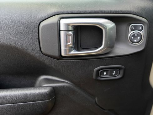 Used 2022 Jeep Wrangler Unlimited Sport AWD/4WD image 15
