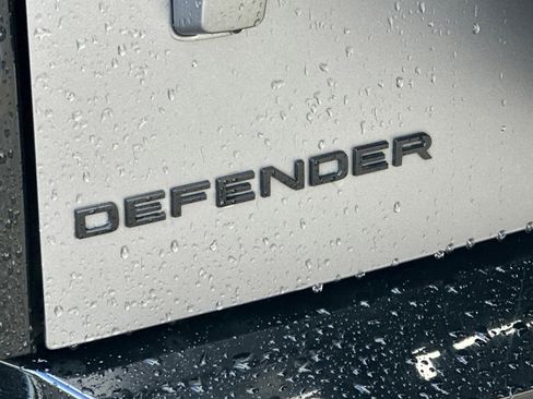 Used 2024 Land Rover Defender 110 X image 14