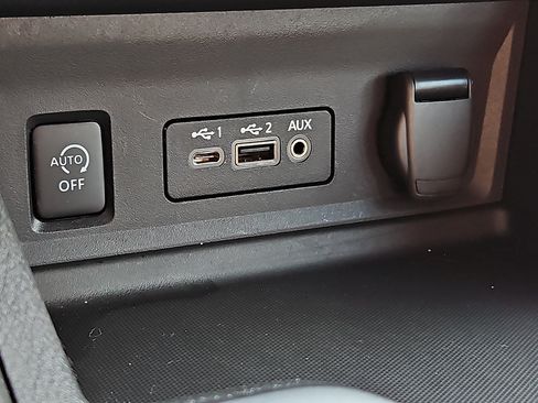 Certified 2024 Nissan Sentra SV FWD image 21