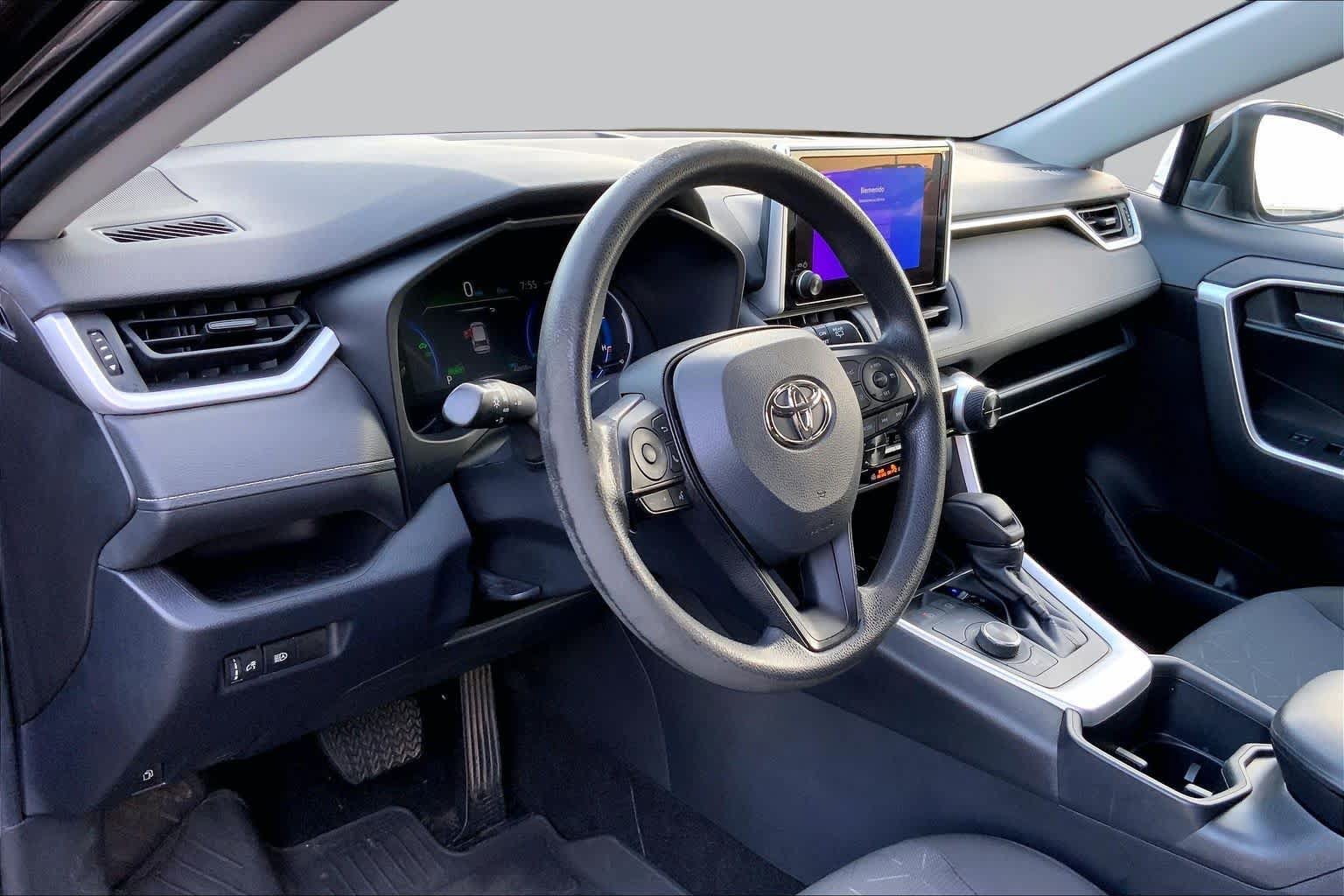 Used 2023 Toyota RAV4 AWD Hybrid image 15