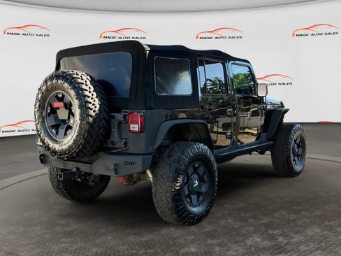 Used 2013 Jeep Wrangler Unlimited Rubicon w/ Connectivity Group AWD/4WD image 10