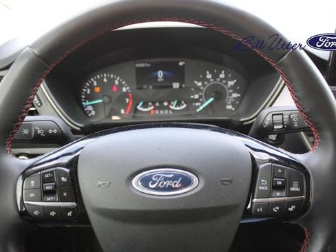 Certified 2022 Ford Escape SEL w/ SEL Stealth AWD Package image 21