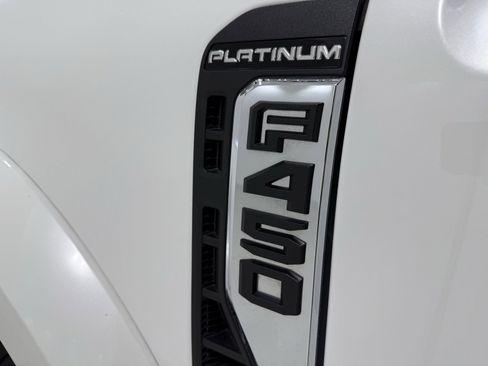 Used 2023 Ford F450 Platinum image 12