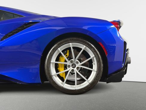 Used 2020 Ferrari 488 Pista Coupe RWD image 17
