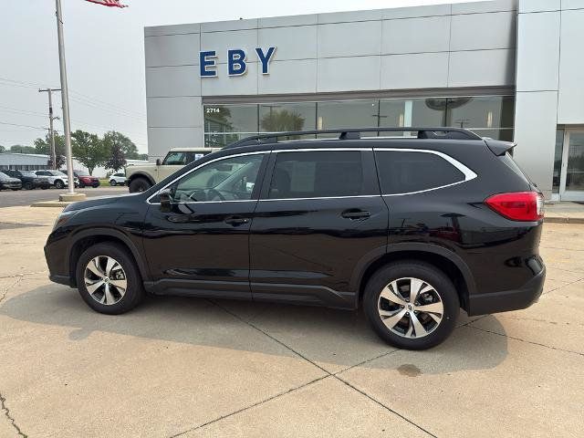 Used 2025 Subaru Ascent Premium AWD/4WD image 2