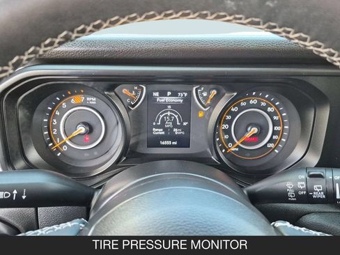 Used 2025 Jeep Wrangler Unlimited Sport AWD/4WD image 19