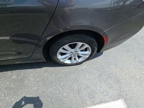 Used 2015 Chrysler 200 Limited image 4