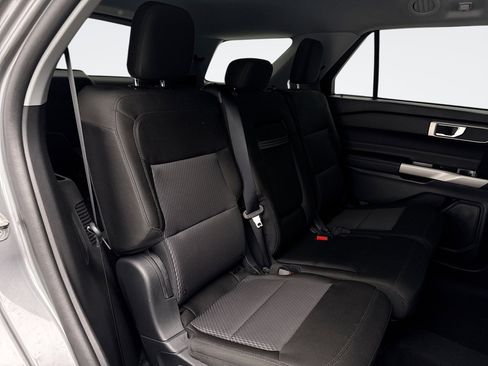 Used 2023 Ford Explorer XLT image 17