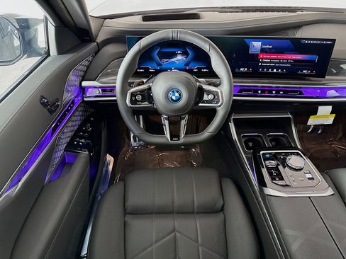 Used 2026 BMW i7 M70 AWD/4WD image 24