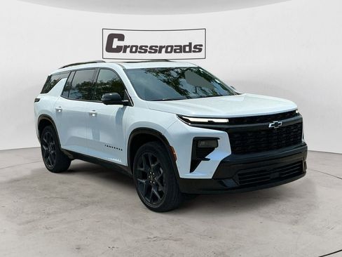 Used 2026 Chevrolet Traverse RS FWD image 7