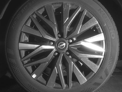 Used 2025 Nissan Altima 2.5 SV image 14