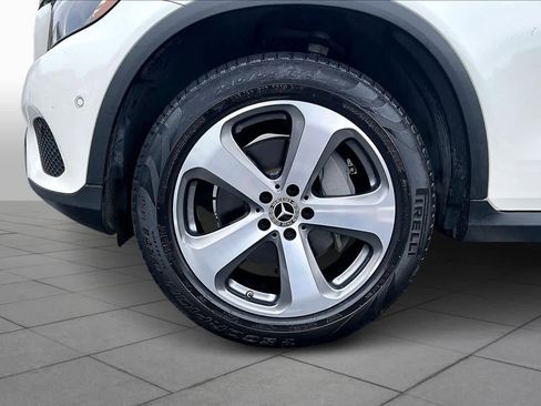 Used 2019 Mercedes-Benz GLC 300 4MATIC image 11