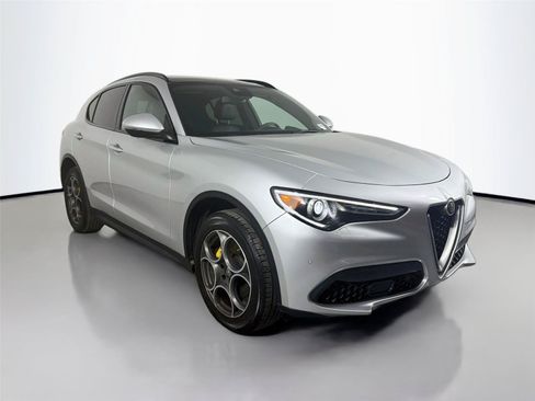 Used 2019 Alfa Romeo Stelvio Ti Sport w/ Quick Order Package 22S Sport AWD/4WD image 3