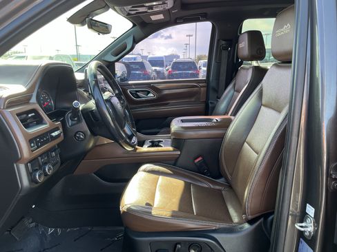 Used 2021 Chevrolet Tahoe High Country w/ Premium Package RWD image 32