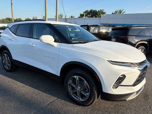 New 2026 Chevrolet Blazer LT w/ Convenience Package FWD image 6