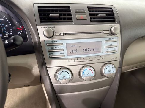 Used 2009 Toyota Camry LE image 16