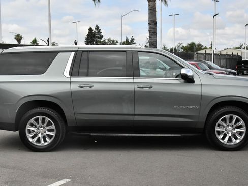 Used 2023 Chevrolet Suburban Premier AWD/4WD image 9