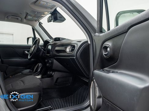 Used 2022 Jeep Renegade Latitude w/ Convenience Group image 37