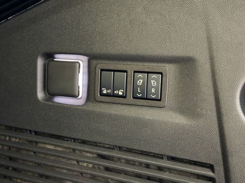 Used 2025 Chevrolet Suburban RST w/ Comfort Package image 43