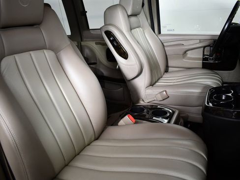 Used 2013 GMC Savana 1500 AWD image 35