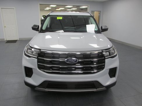 New 2026 Ford Explorer Active AWD/4WD image 2