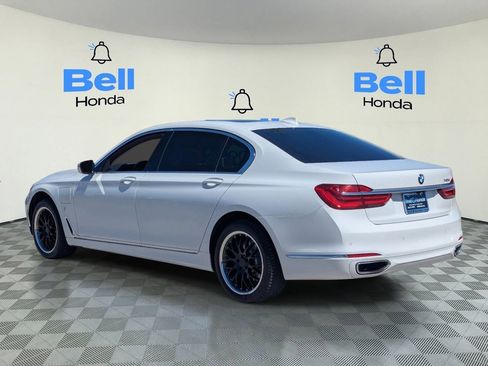 Used 2018 BMW 740e xDrive w/ Driver Assistance Package image 3