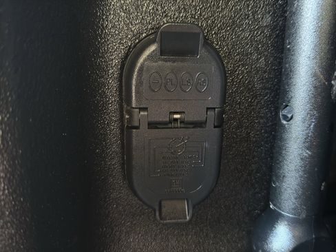 Used 2020 GMC Sierra 2500 AT4 w/ AT4 Premium Package image 26