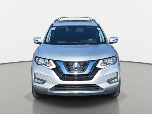 Used 2019 Nissan Rogue SV w/ Sun & Sound Touring Package image 2