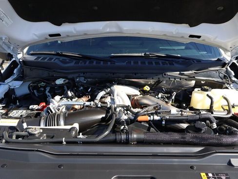 Used 2024 Ford F450 Platinum w/ FX4 Off-Road Package image 9