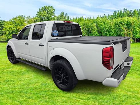 Used 2021 Nissan Frontier SV w/ Midnight Edition Floor Mats RWD image 6