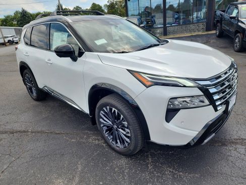 New 2026 Nissan Rogue Platinum w/ Platinum Premium Package image 2